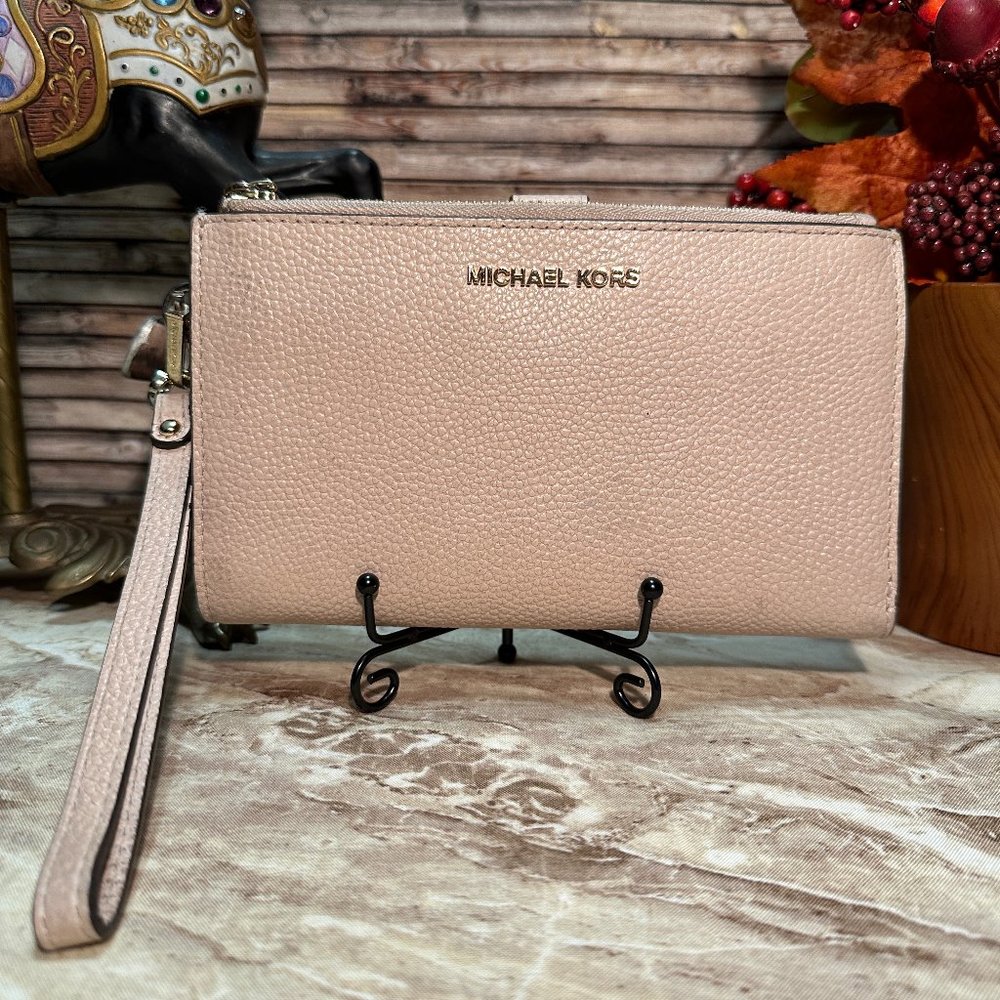 EUC Michael Kors Adele Smart Phone Wallet